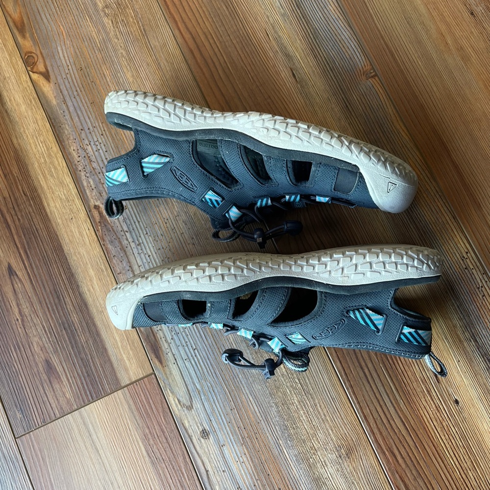 Keen women’s hiking sandals